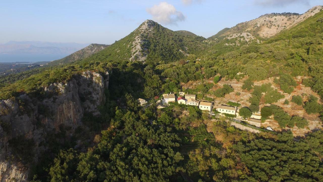 Castelli Olive Press Guest House Akharávi Eksteriør bilde