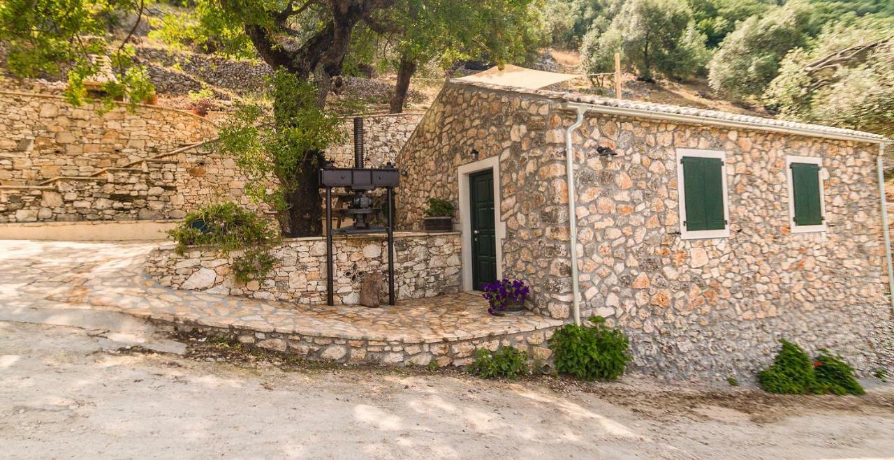 Castelli Olive Press Guest House Akharávi Eksteriør bilde