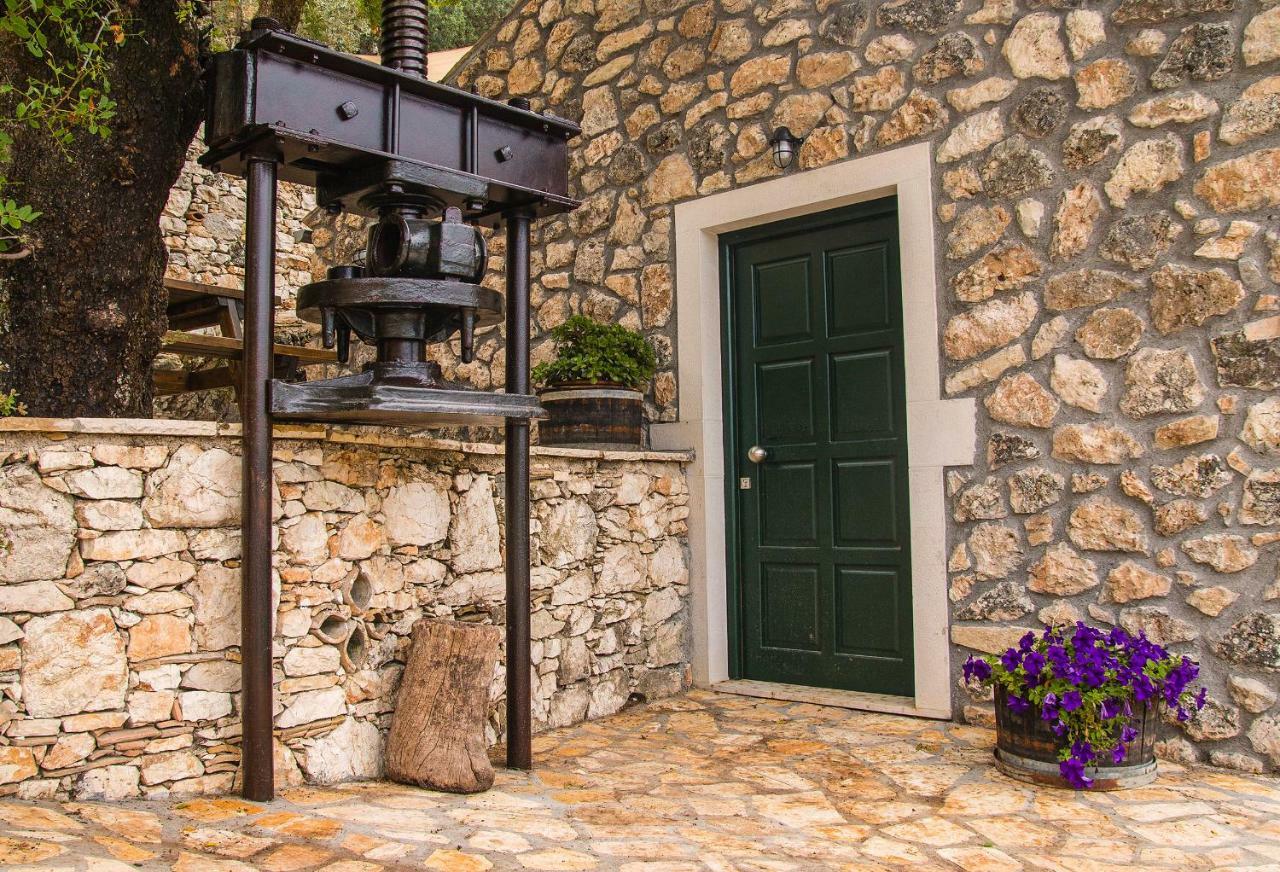 Castelli Olive Press Guest House Akharávi Eksteriør bilde